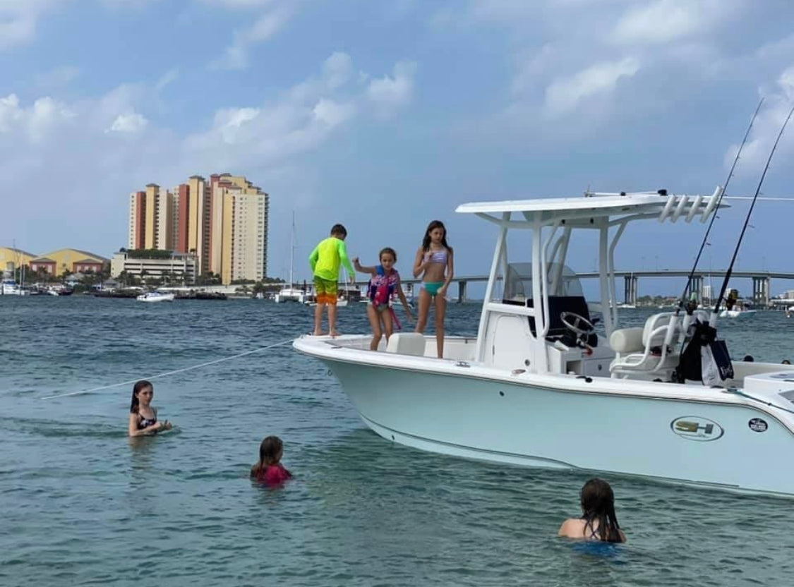 Sea Hunt Triton 225 Boat rental