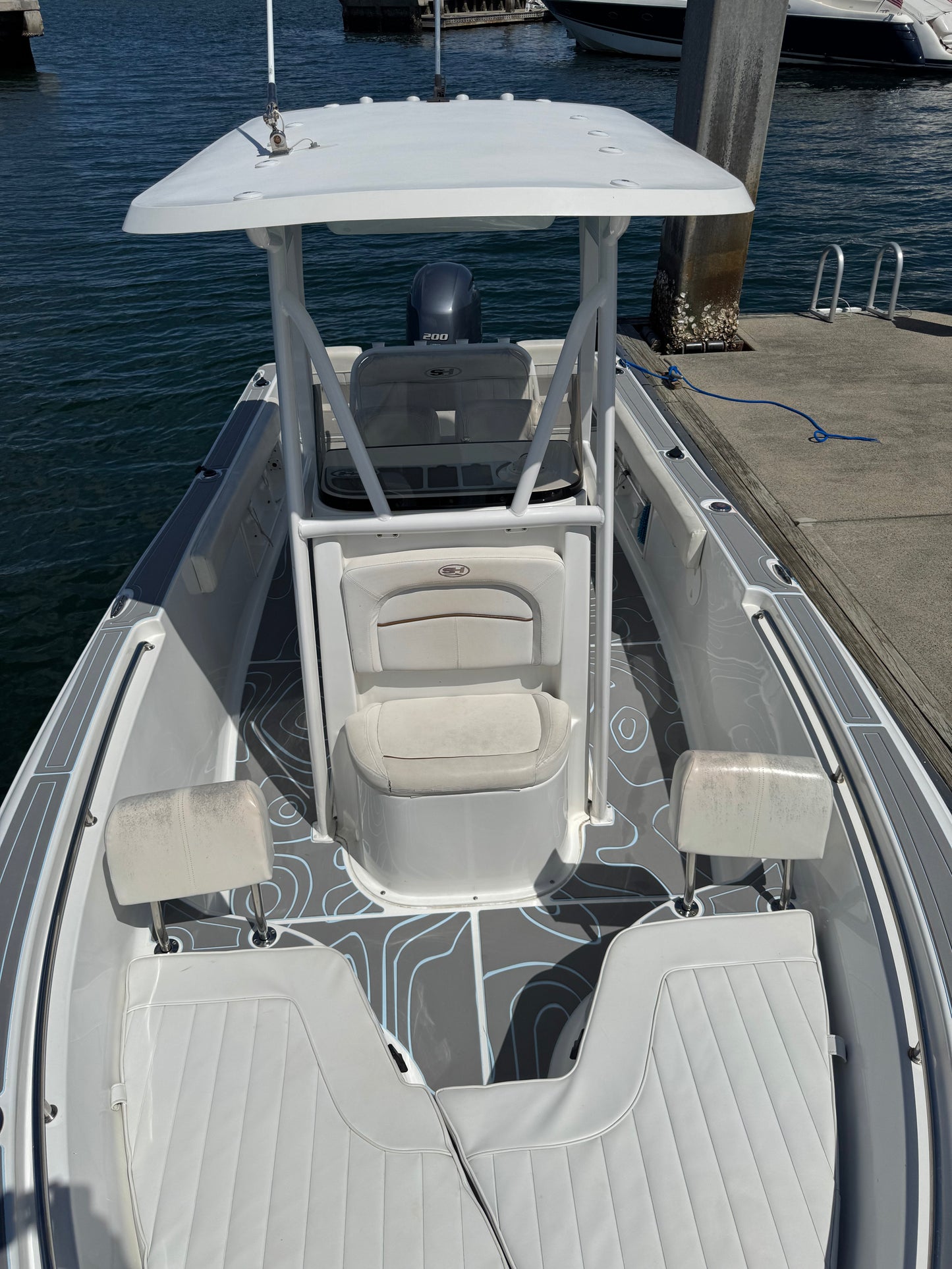 Sea Hunt Triton 225 Boat rental