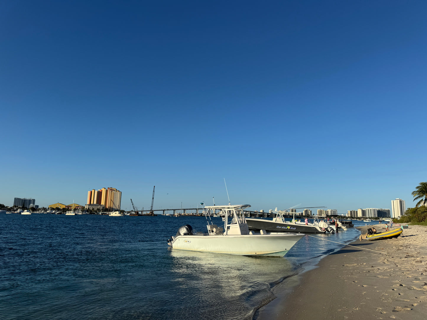 Sea Hunt Triton 225 Boat rental