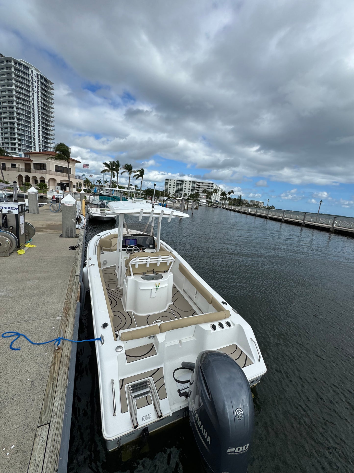 Sea Hunt Ultra 234
