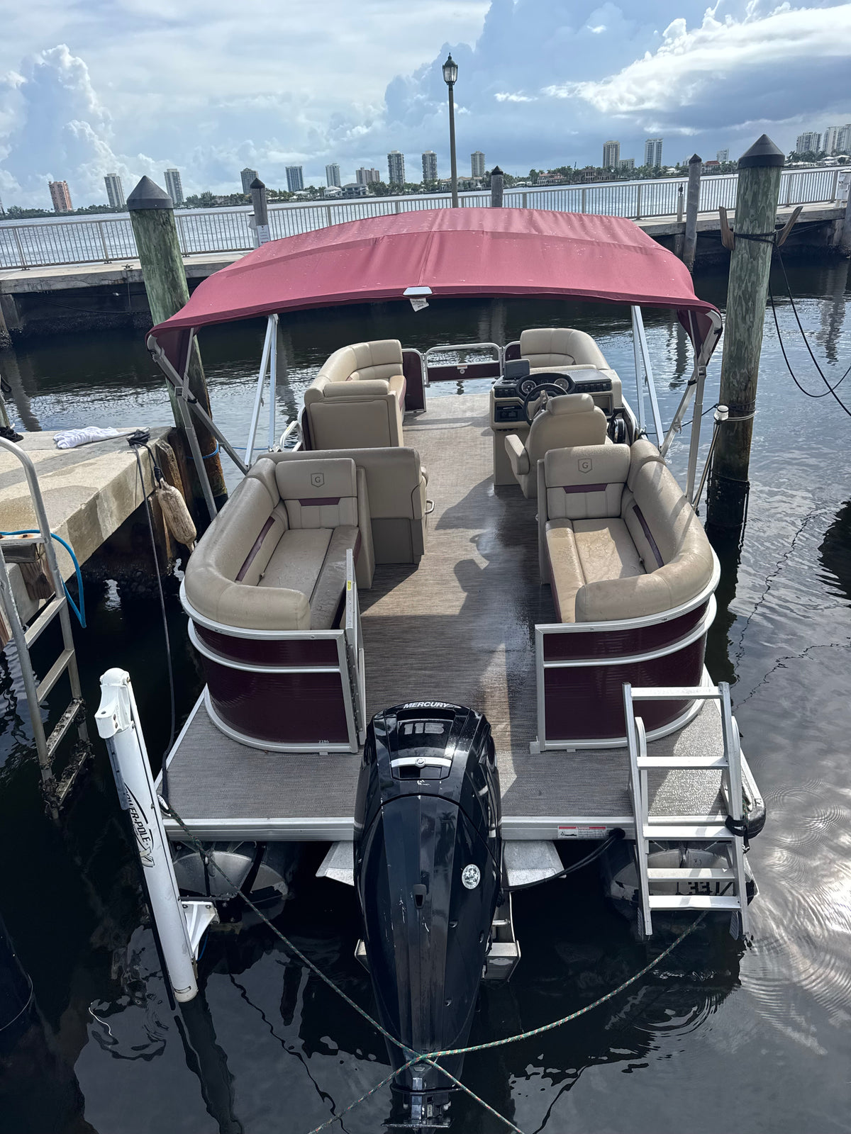 Godfrey Sweetwater 23ft Pontoon Houry Rental